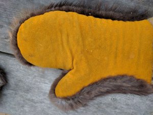 beaver mittens